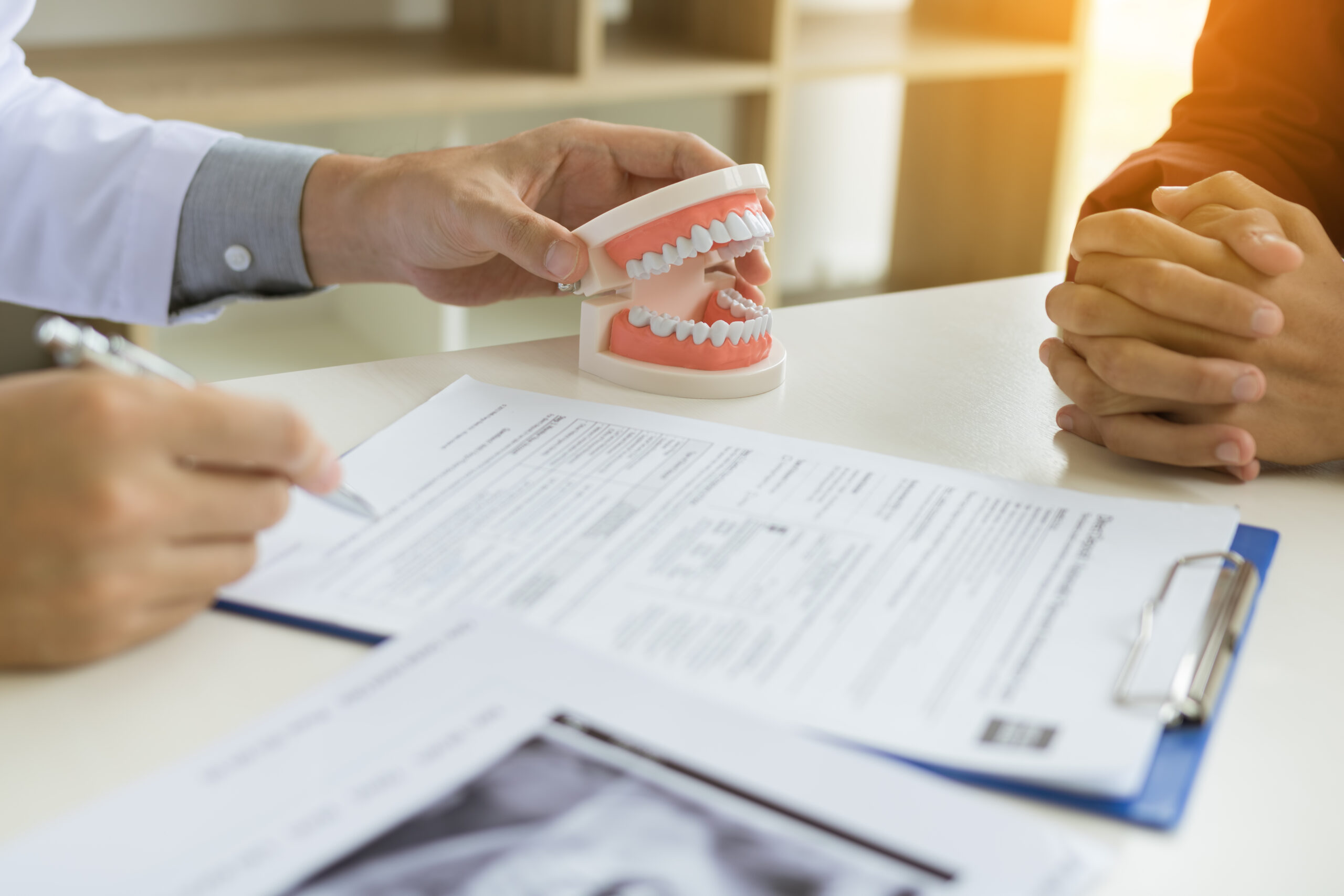 does insurance cover a broken tooth?