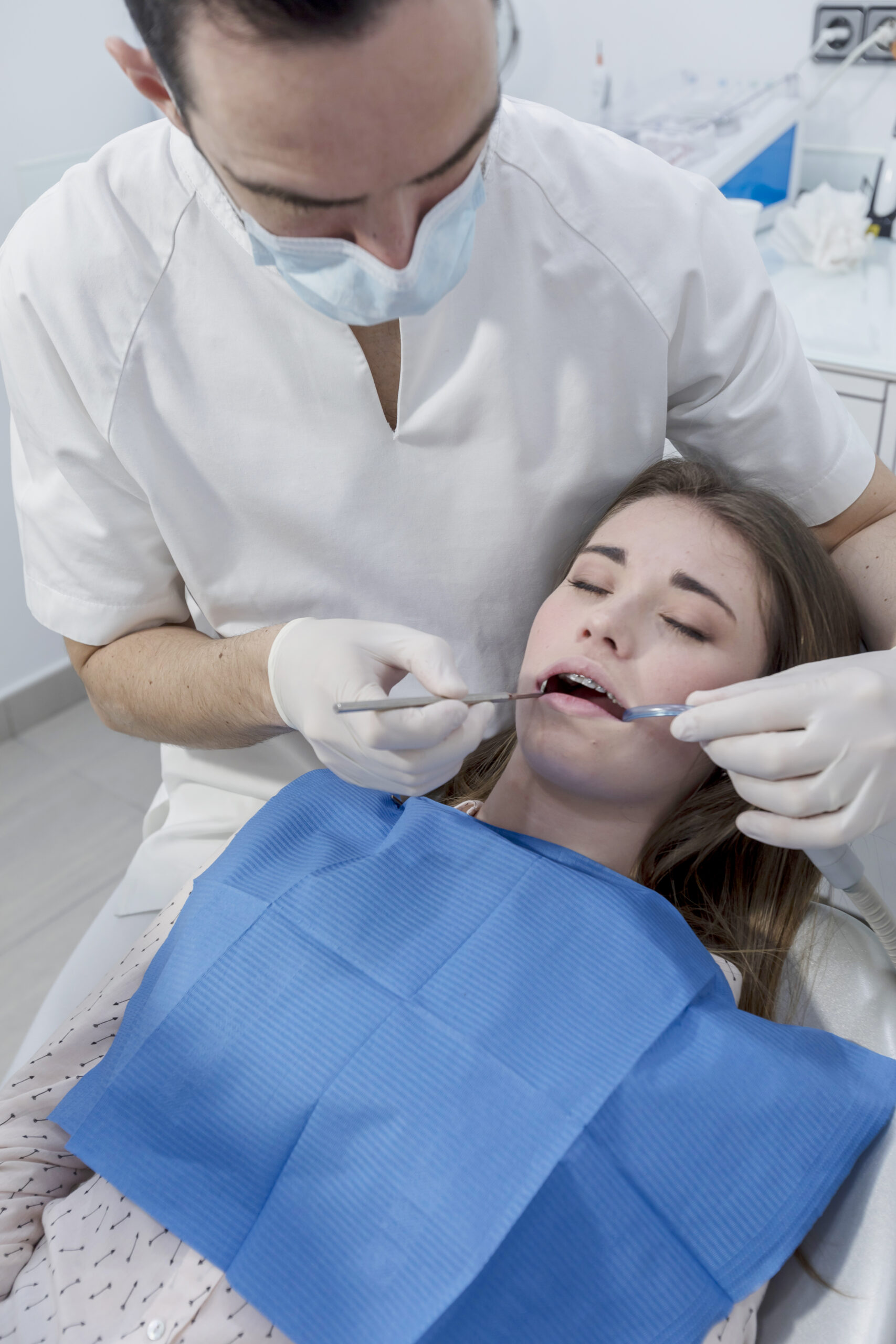 bottom front teeth dull ache